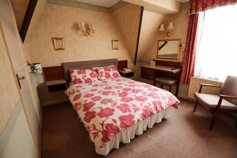 Fernbank Hotel Basingstoke Bagian luar foto