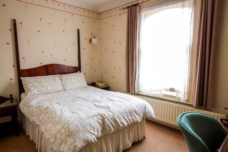 Fernbank Hotel Basingstoke Bagian luar foto