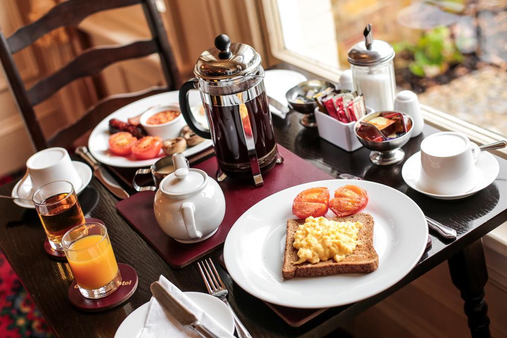 Fernbank Hotel Basingstoke Bagian luar foto